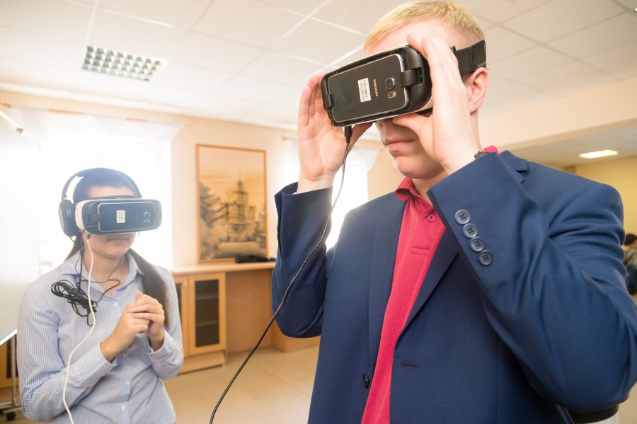 В ЮУрГУ прошла «Ярмарка вакансий» Высшей школы электроники и компьютерных наук